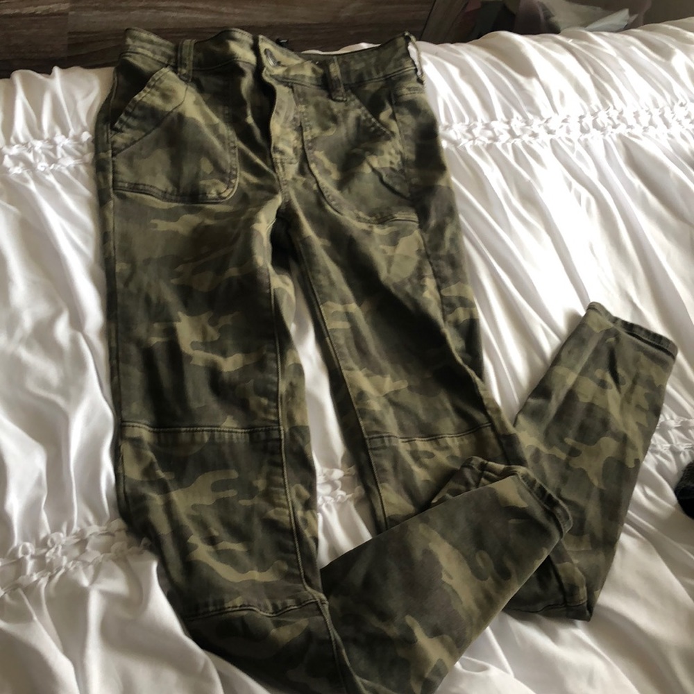 American eagle camo jeans